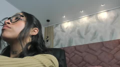 Snapshot of alessia_storm_ chatting on 04.25.26 Alessia online show from 04.25.26
