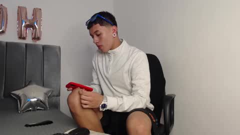 Snapshot of alex__lover chatting on 12.06.24 Owen online show from 12.06.24