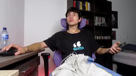 alex_connorr online show from 11.18.25