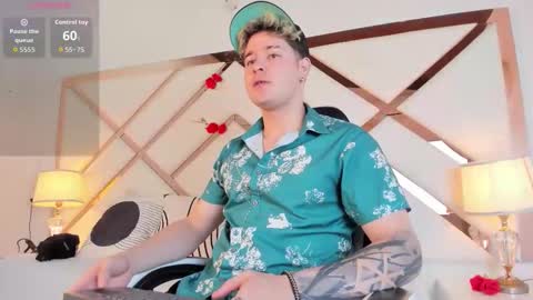 Snapshot of alex_pierce_ chatting on 02.16.26 Alex online show from 02.16.26