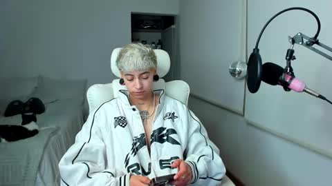 Residente0xxx online show from 02.11.26