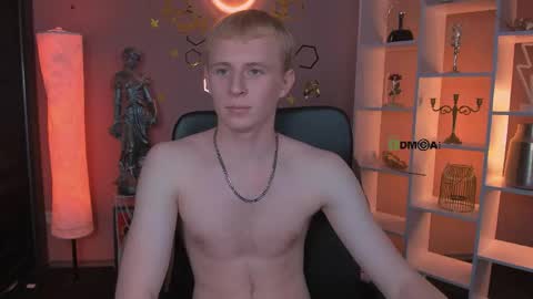 Snapshot of alex_reeding chatting on 05.26.26 Alex online show from 05.26.26