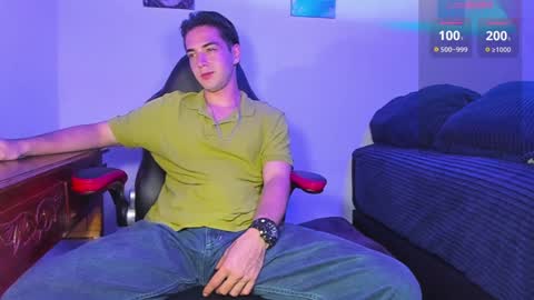 Snapshot of alex_smith0 chatting on 12.29.24 online show from 12.29.24