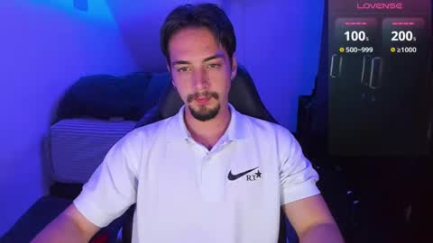 Snapshot of alex_smith0 chatting on 02.13.25 online show from 02.13.25