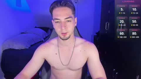 Snapshot of alex_smith0 chatting on 10.11.25 online show from 10.11.25