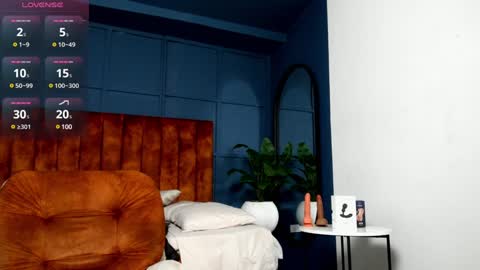 Snapshot of alex_tower chatting on 12.17.24 Alex Towers online show from 12.17.24