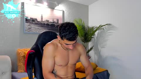 Snapshot of alex_zt chatting on 01.03.25 x online show from 01.03.25
