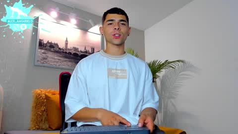 Snapshot of alex_zt chatting on 01.05.25 x online show from 01.05.25