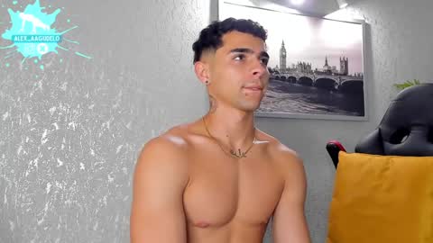 Snapshot of alex_zt chatting on 02.07.25 x online show from 02.07.25