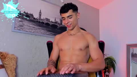 Snapshot of alex_zt chatting on 03.08.25 x online show from 03.08.25