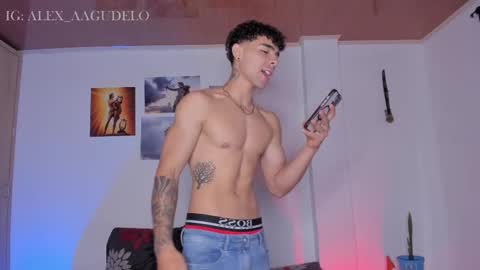 Snapshot of alex_zt chatting on 09.15.25 x online show from 09.15.25