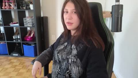 dont be afraid to click social media link its  working  just click on that  online show from 09.10.25