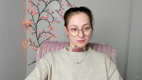 Snapshot of alexa_kittie chatting on 04.19.26 Alexa online show from 04.19.26