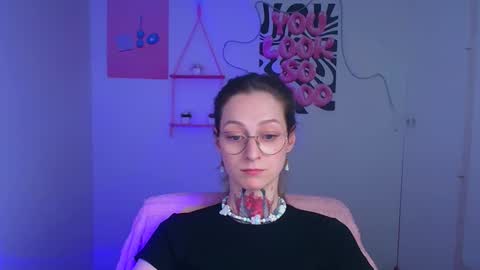 Snapshot of alexa_kittie chatting on 04.20.26 Alexa online show from 04.20.26
