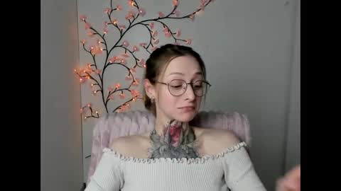 Snapshot of alexa_kittie chatting on 04.29.26 Alexa online show from 04.29.26