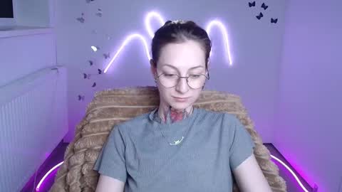 Snapshot of alexa_kittie chatting on 05.04.26 Alexa online show from 05.04.26