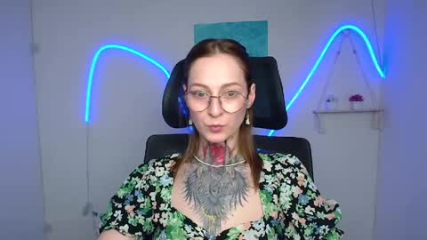 Snapshot of alexa_kittie chatting on 05.07.26 Alexa online show from 05.07.26