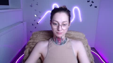 Snapshot of alexa_kittie chatting on 05.10.26 Alexa online show from 05.10.26