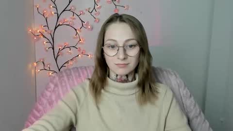 Snapshot of alexa_kittie chatting on 05.11.26 Alexa online show from 05.11.26