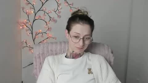 Snapshot of alexa_kittie chatting on 05.18.26 Alexa online show from 05.18.26