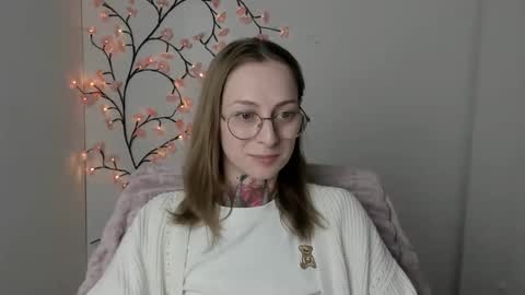Snapshot of alexa_kittie chatting on 05.19.26 Alexa online show from 05.19.26