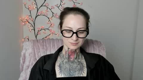 Snapshot of alexa_kittie chatting on 05.21.26 Alexa online show from 05.21.26