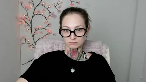 Snapshot of alexa_kittie chatting on 06.24.26 Alexa online show from 06.24.26