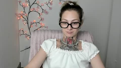 Snapshot of alexa_kittie chatting on 07.28.26 Alexa online show from 07.28.26