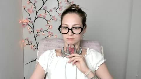 Snapshot of alexa_kittie chatting on 07.28.26 Alexa online show from 07.28.26