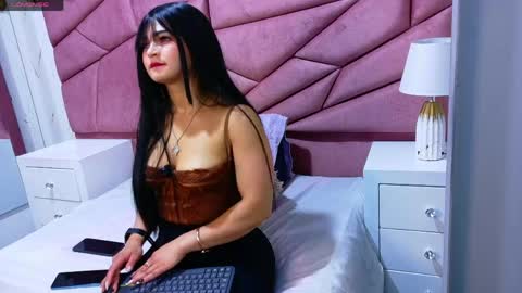 Snapshot of alexa_muz chatting on 04.14.26 Alexandra online show from 04.14.26