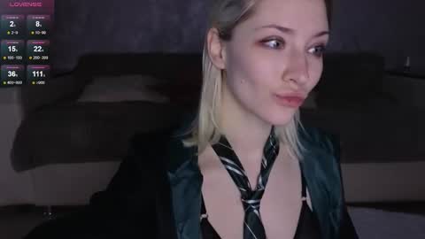 Snapshot of alexa_novak chatting on 12.15.25 Alexa online show from 12.15.25