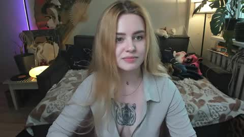 Snapshot of alexa_pirs chatting on 04.24.26 alexa_pirs online show from 04.24.26