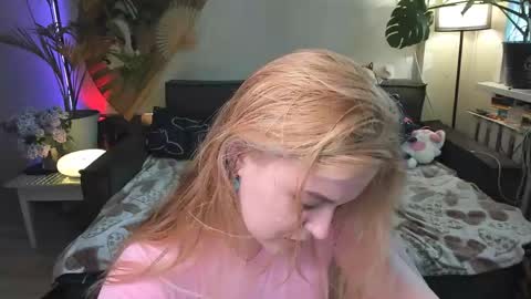 Snapshot of alexa_pirs chatting on 05.12.26 alexa_pirs online show from 05.12.26
