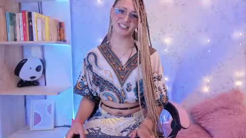 alexaavandercloude online show from 06.22.26