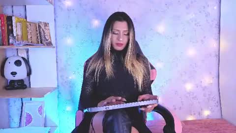 alexaavandercloude online show from 07.19.26