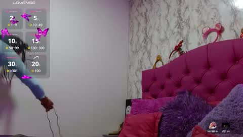 Snapshot of alexafontana chatting on 04.12.26 Alexa Fontana online show from 04.12.26