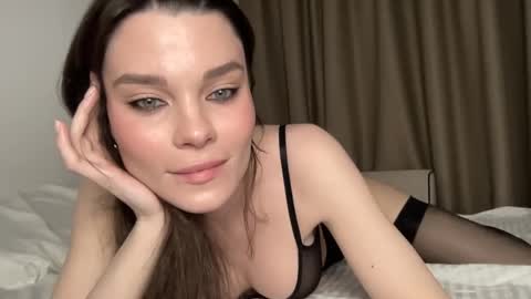 Ember Valentine online show from 04.10.26