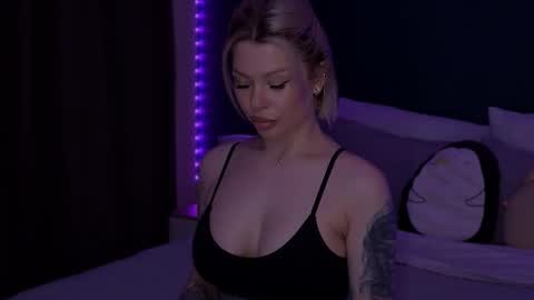 Snapshot of alexamason chatting on 03.15.26 Alexa Mason online show from 03.15.26