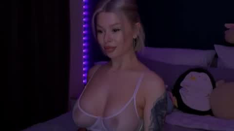 Snapshot of alexamason chatting on 03.28.26 Alexa Mason online show from 03.28.26