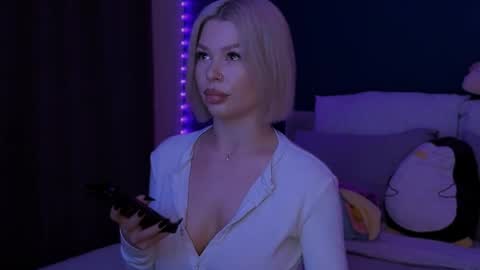 Snapshot of alexamason chatting on 04.12.26 Alexa Mason online show from 04.12.26