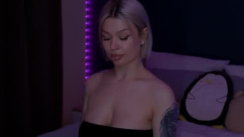 Snapshot of alexamason chatting on 05.15.26 Alexa Mason online show from 05.15.26
