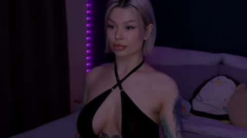 Snapshot of alexamason chatting on 05.17.26 Alexa Mason online show from 05.17.26