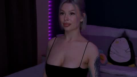 Snapshot of alexamason chatting on 05.18.26 Alexa Mason online show from 05.18.26