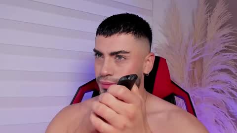 Snapshot of alexander_diiaz chatting on 05.18.26 Alexander Diaz online show from 05.18.26