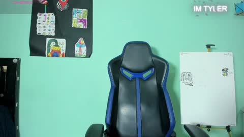 chicos hot online show from 04.12.26