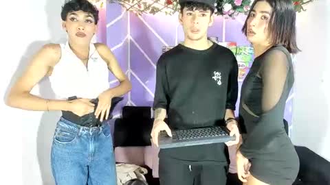 chicos hot online show from 04.25.26