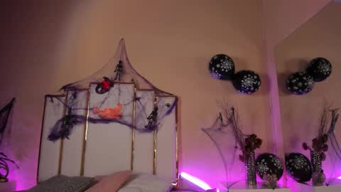 alexandraa_gomez online show from 10.18.25