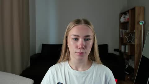 Snapshot of alexarti chatting on 06.08.26 Alex online show from 06.08.26