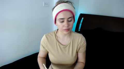 Snapshot of alexawarren_ chatting on 12.29.24 alexawarren_ online show from 12.29.24