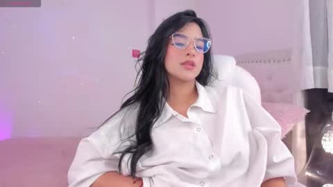 lexandra  online show from 11.22.25